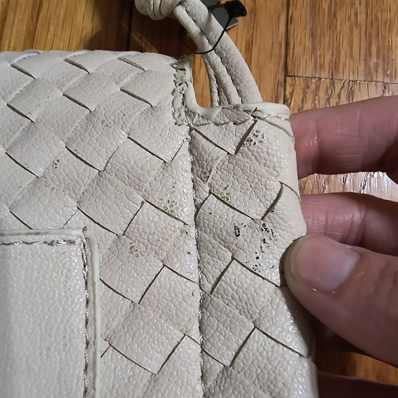 NWT Sondra Roberts Squared bag, cream color - Picture 9 of 16